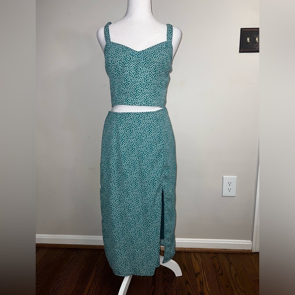 Abercrombie & Fitch Skirt and Top Set Green Daisy Print